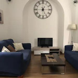 Elle's House Appartamento Savona