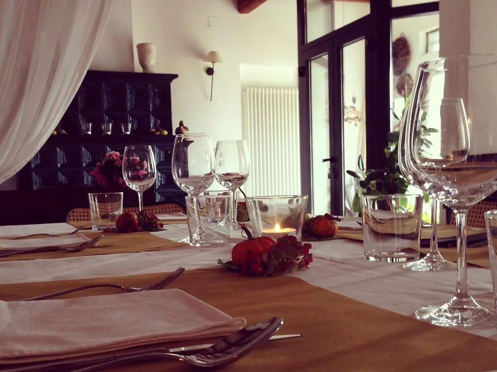 مزرعة للإقامة Agriturismo Viridarium Villa Castellucchio إيطاليا